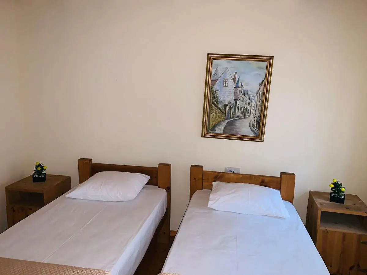 Guest House And Hostel Val-Mar Gjirokaster Albania